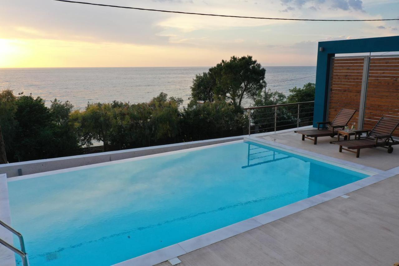 Capro - Milos Bay Villas Áyios Nikítas Buitenkant foto