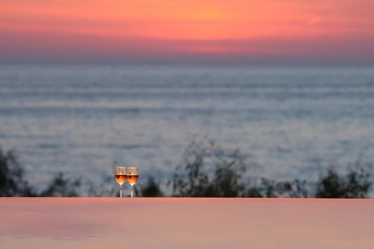 Capro - Milos Bay Villas Áyios Nikítas Buitenkant foto
