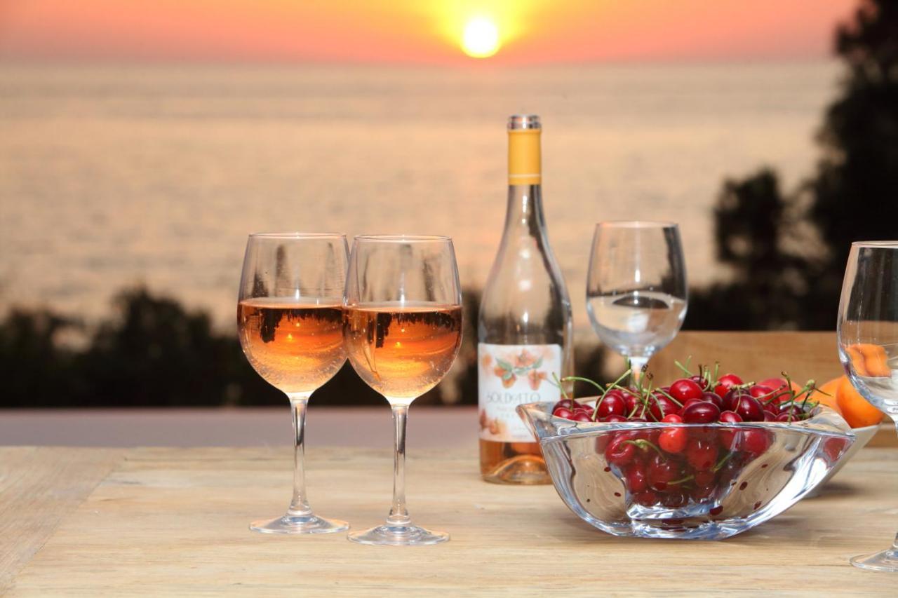Capro - Milos Bay Villas Áyios Nikítas Buitenkant foto